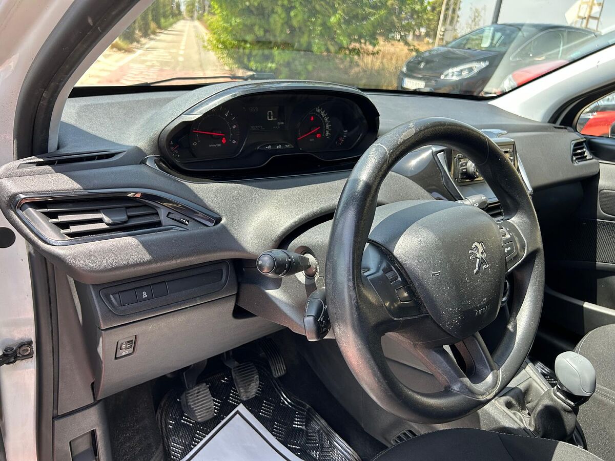 PEUGEOT 208 ACTIVE 1.4 HDI MANUAL SPANISH LHD IN SPAIN 142000 MILES SUPERB 2013
